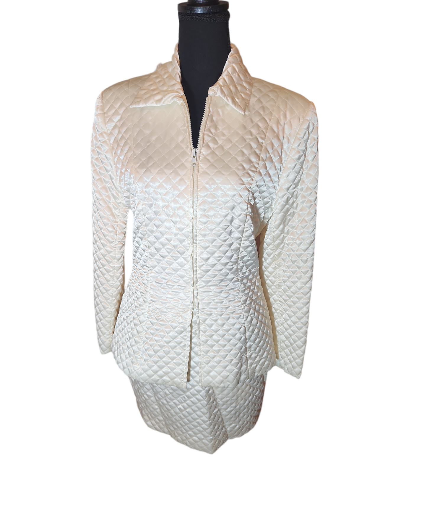 Focus 2000 by Charles Glueck - Off-White 2pc Quilted Skirt Suit