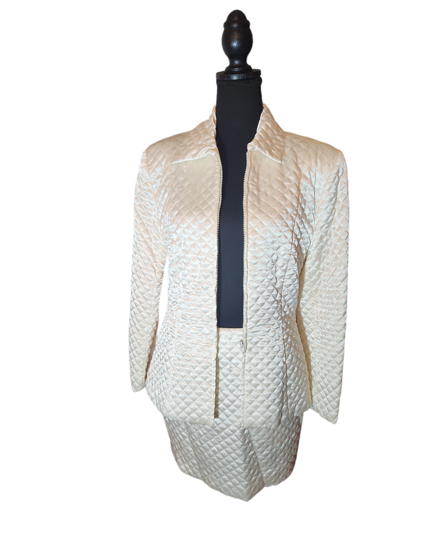 Focus 2000 by Charles Glueck - Off-White 2pc Quilted Skirt Suit